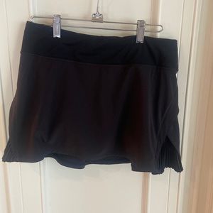 Lululemon Play off the pleats skirt, black, size 6,